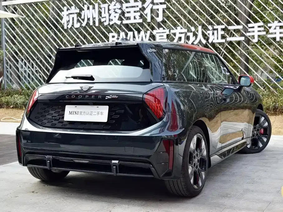 MINI JCW Electric — фото 3