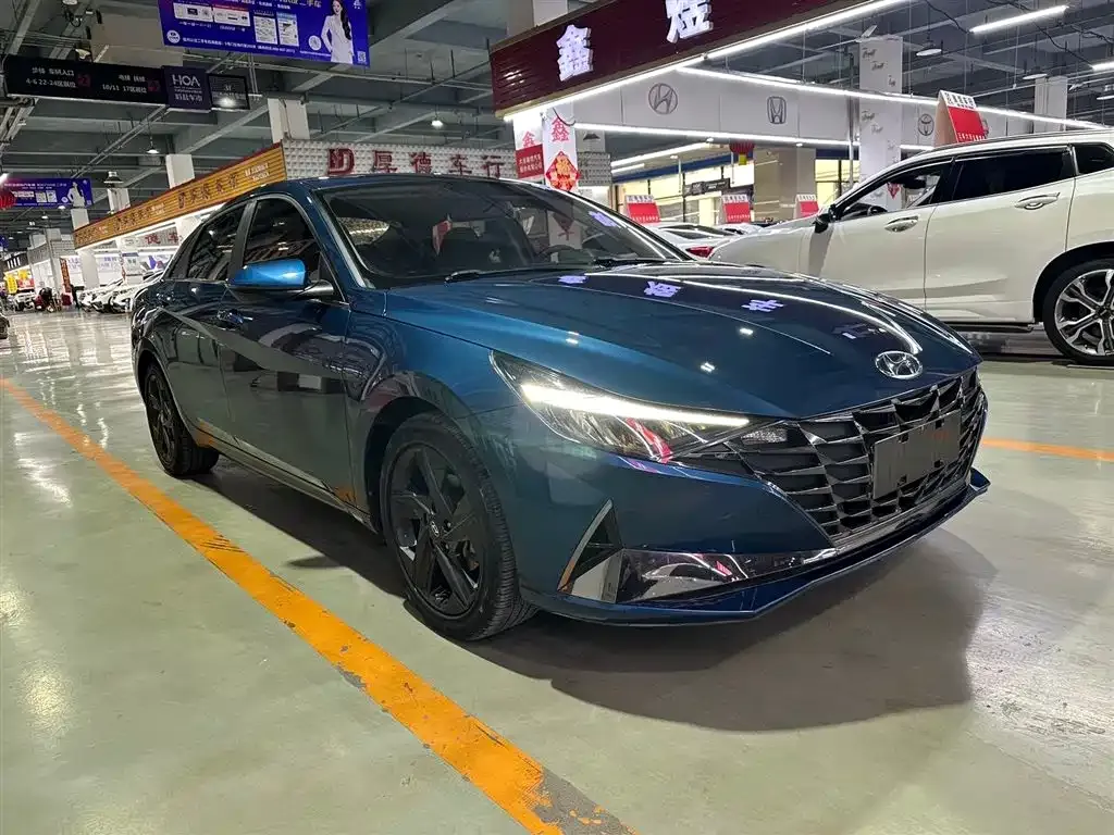 Hyundai Elantra — фото 7