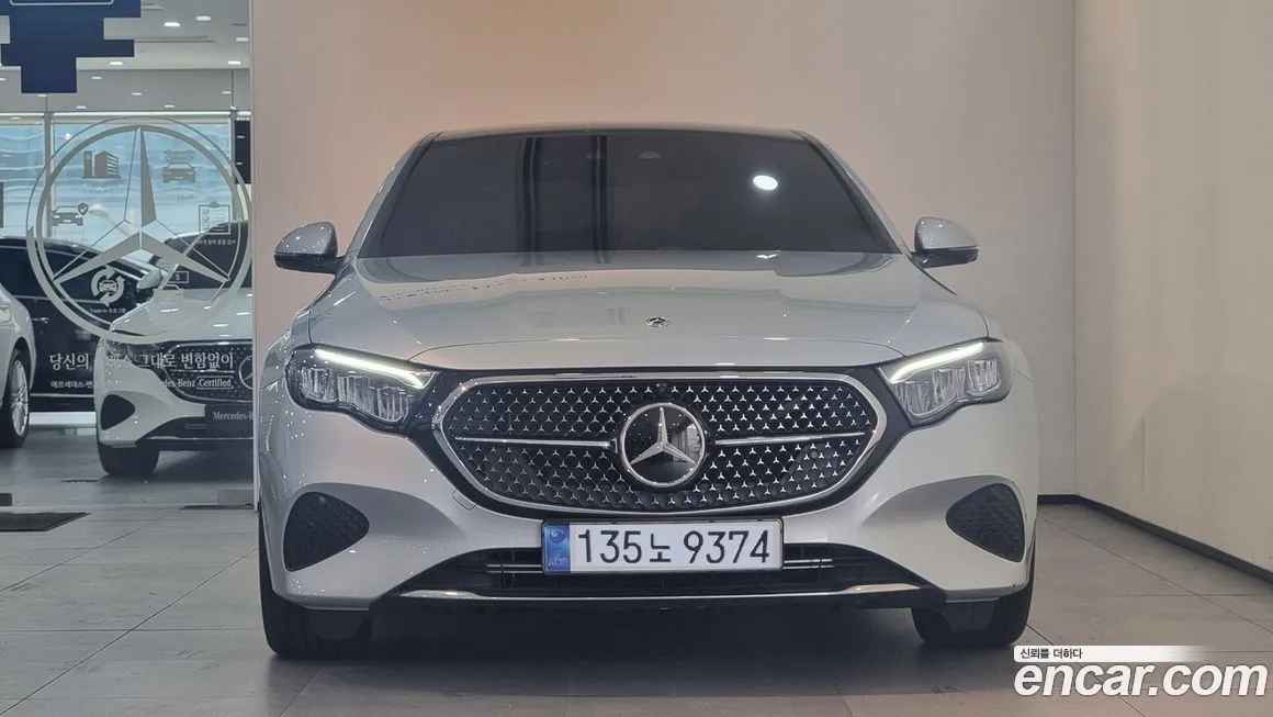 Mercedes-Benz E-Class — фото 10