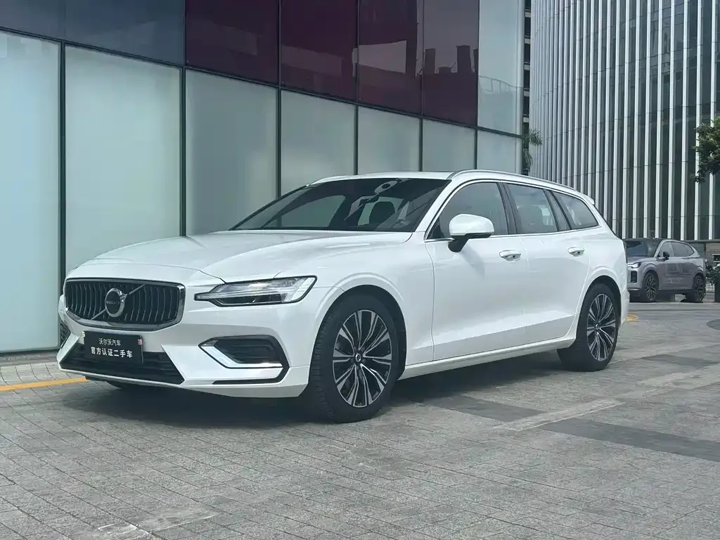 Volvo V60 — фото 1