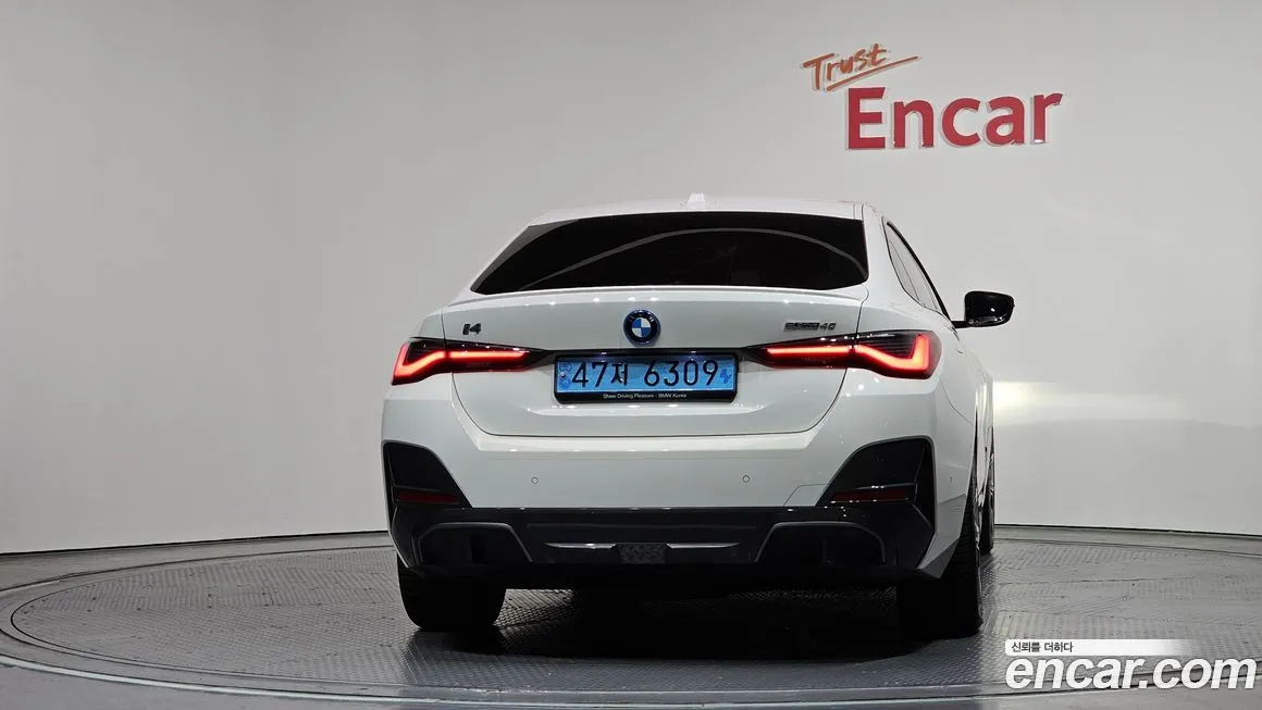BMW i4 — фото 7