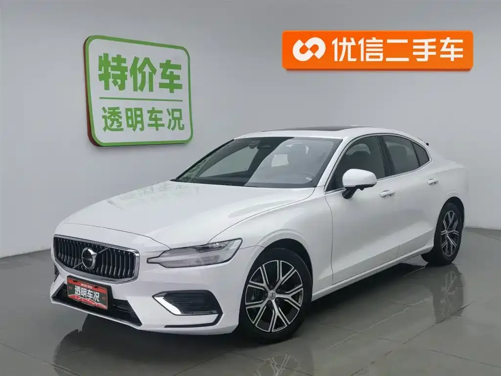 Volvo S60 — фото 1