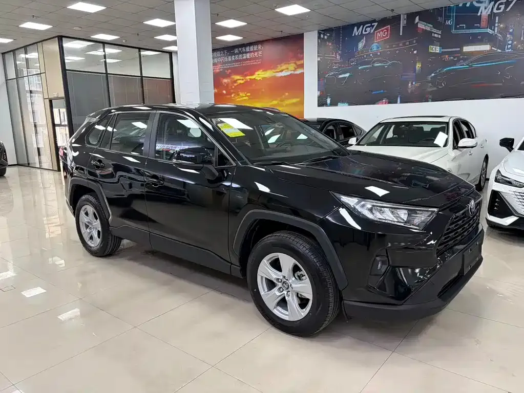 Toyota RAV4 — фото 10