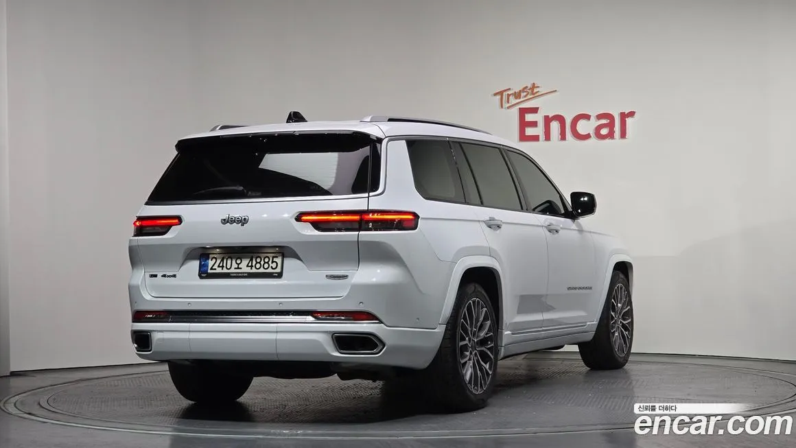 Jeep Cherokee — фото 10