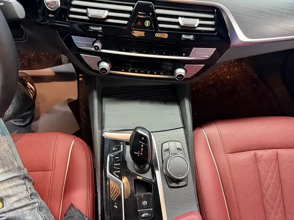 BMW 5 Series — фото 10