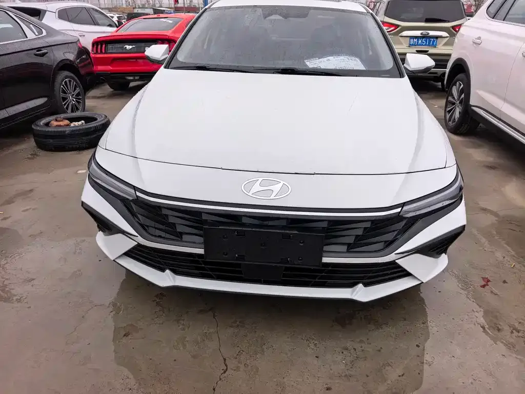 Hyundai Elantra — фото 8