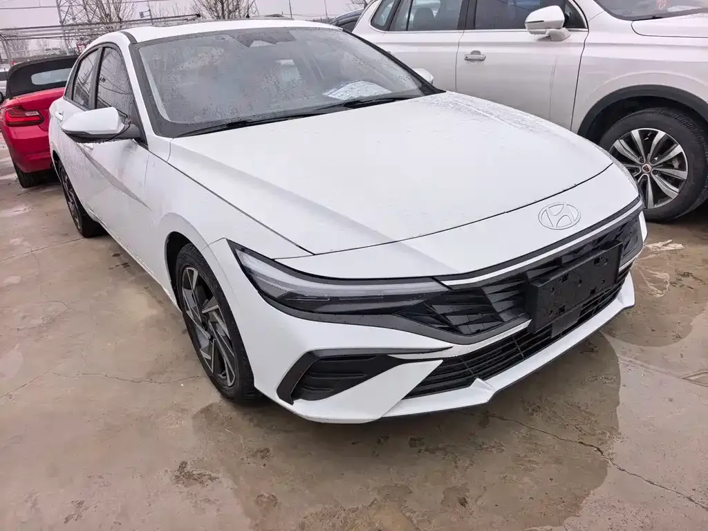 Hyundai Elantra — фото 2