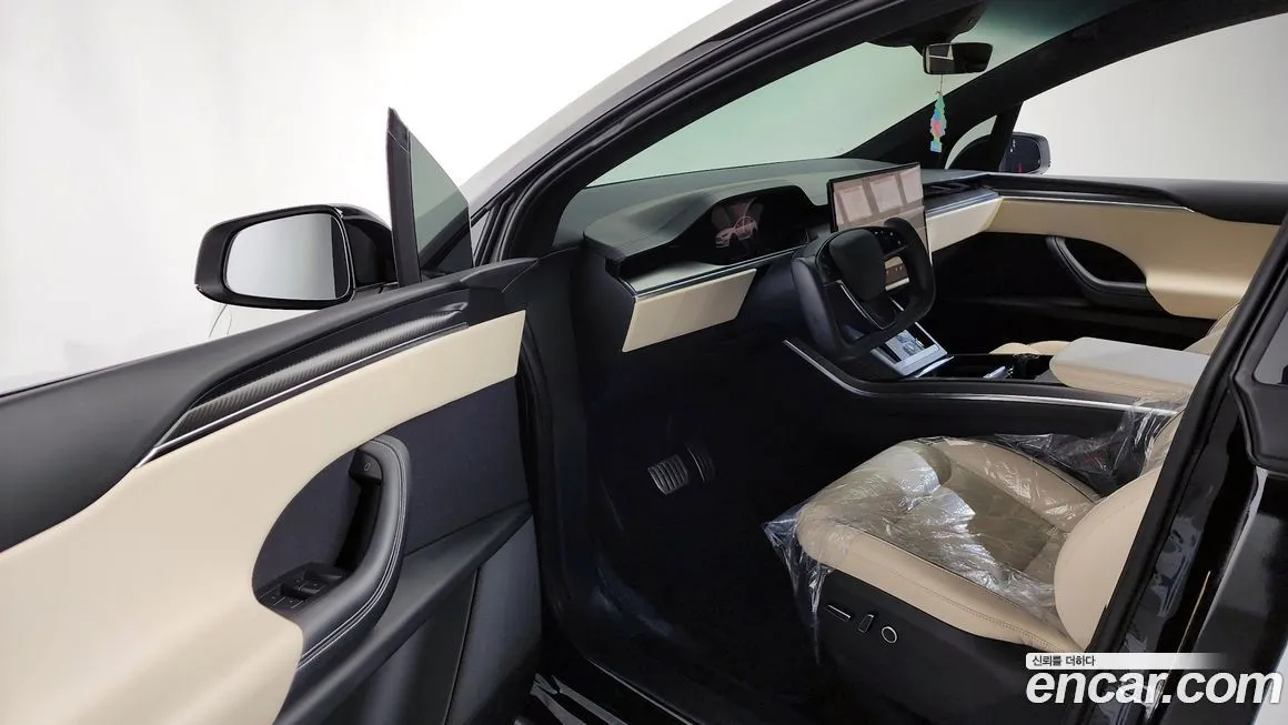 Tesla Model X — фото 3