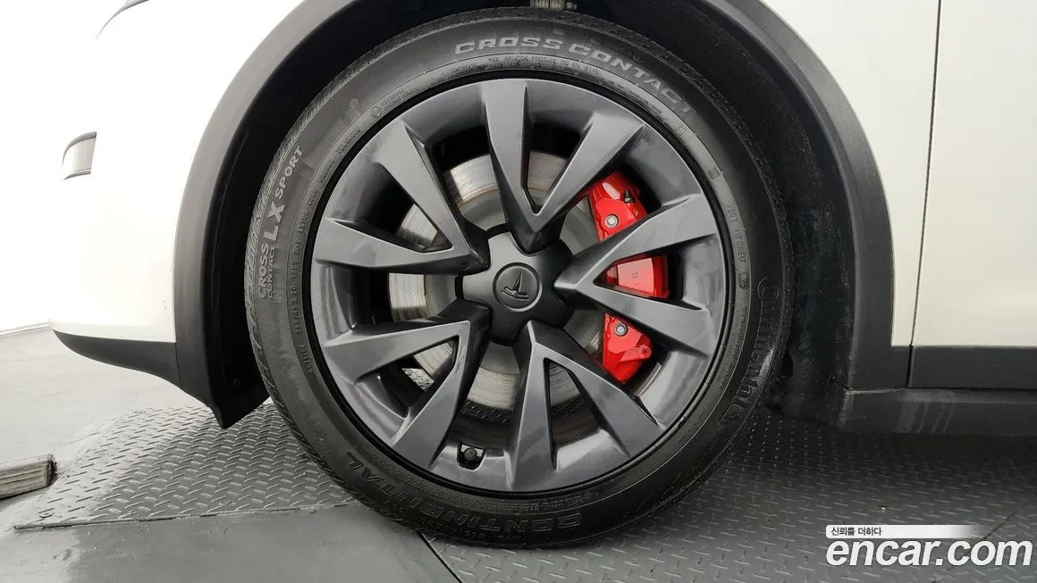 Tesla Model X — фото 7
