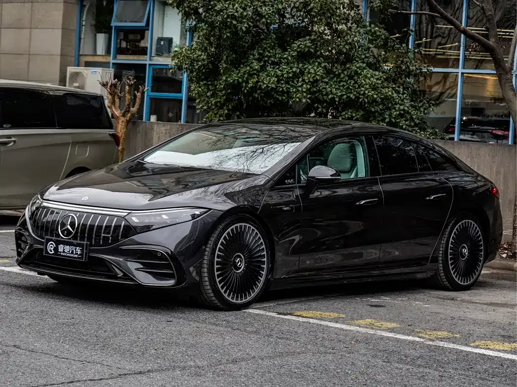 Mercedes-Benz EQS AMG — фото 1