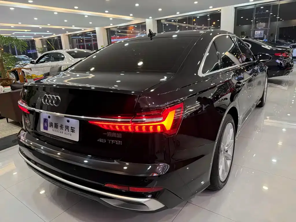 Audi A6L — фото 8