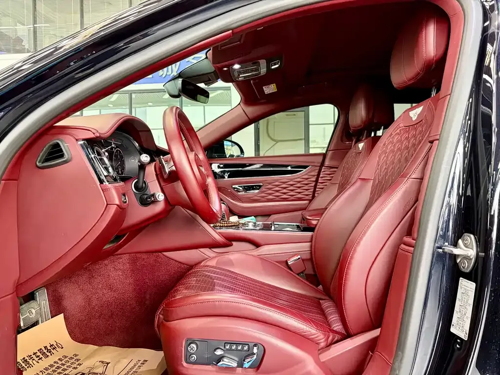 Bentley Flying Spur — фото 5