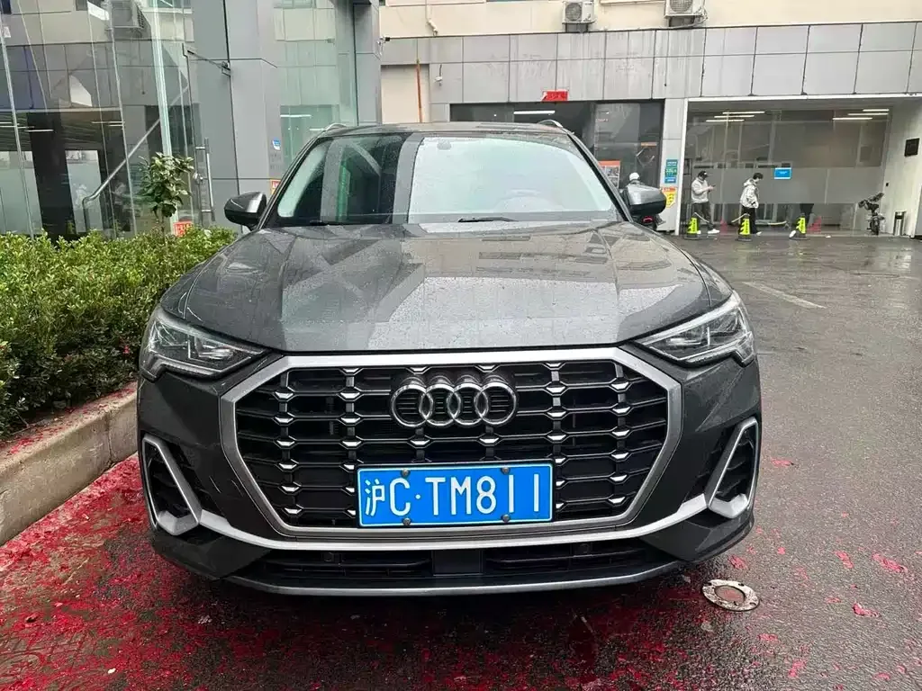 Audi Q3 — фото 1