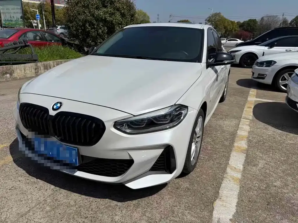BMW 1 Series — фото 1