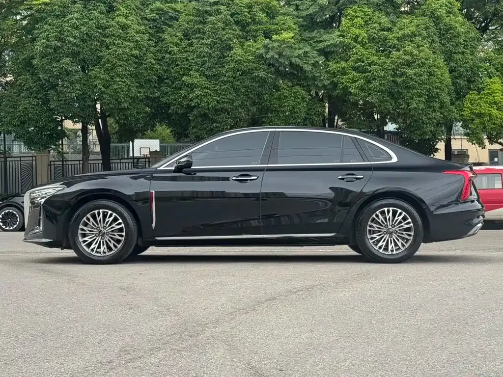 Hongqi H5 — фото 10