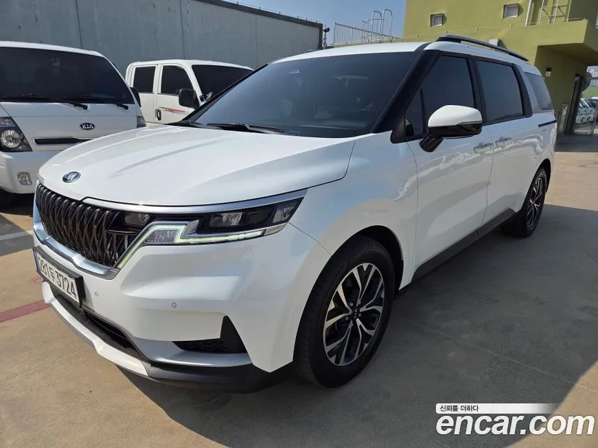 Kia Carnival — фото 1