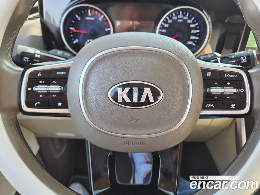 Kia Carnival — фото 2