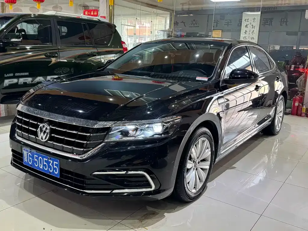Volkswagen Passat — фото 1