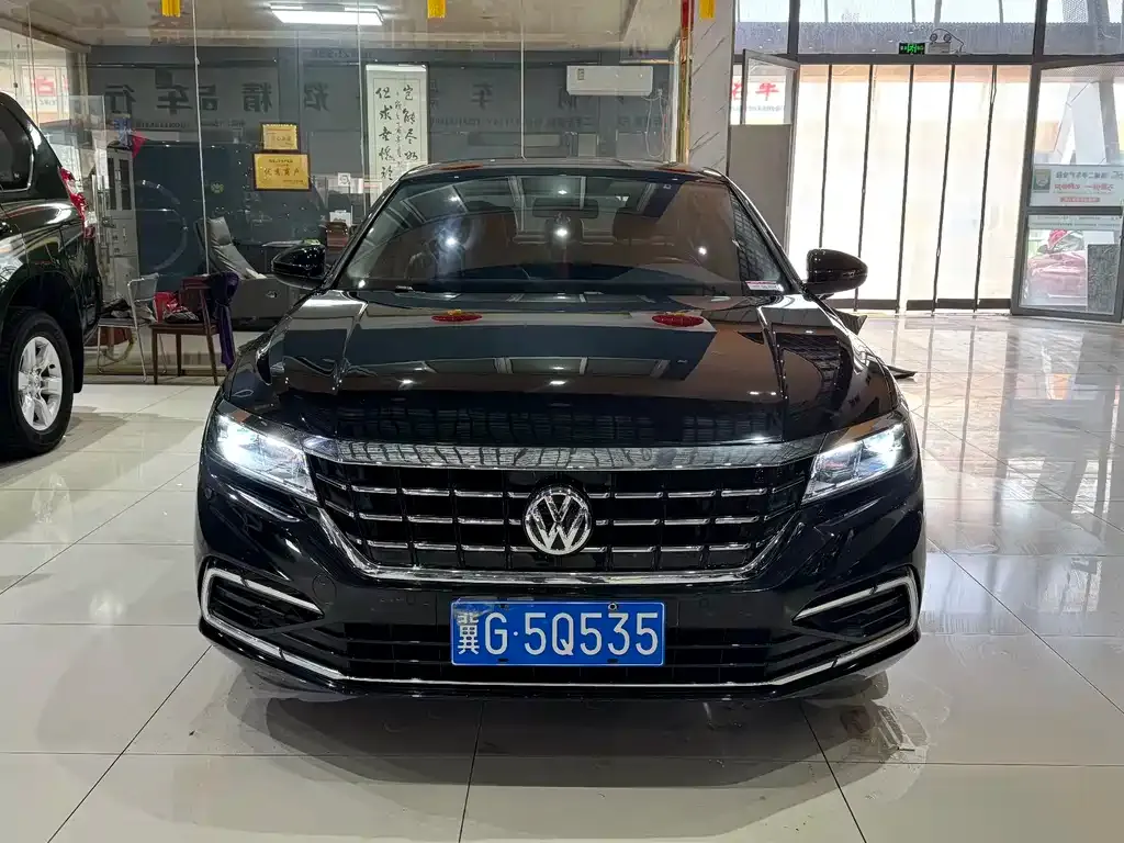 Volkswagen Passat — фото 8