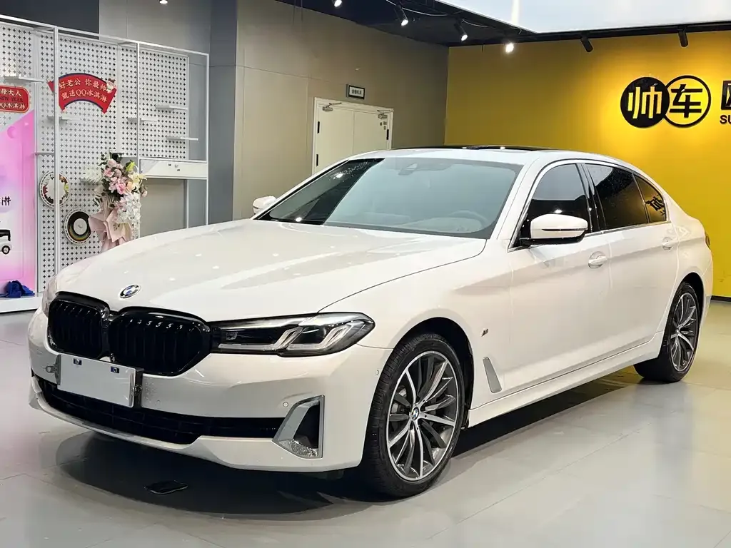 BMW 5 Series — фото 1