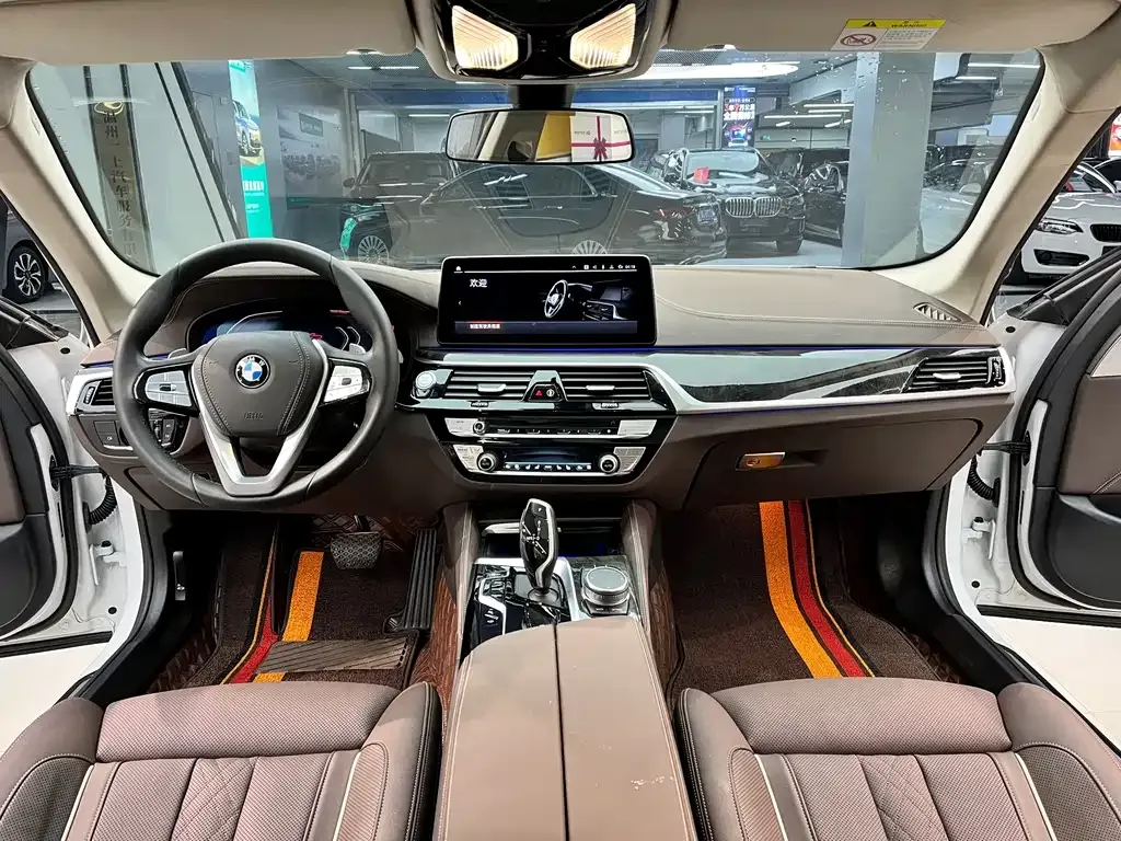 BMW 5 Series — фото 10