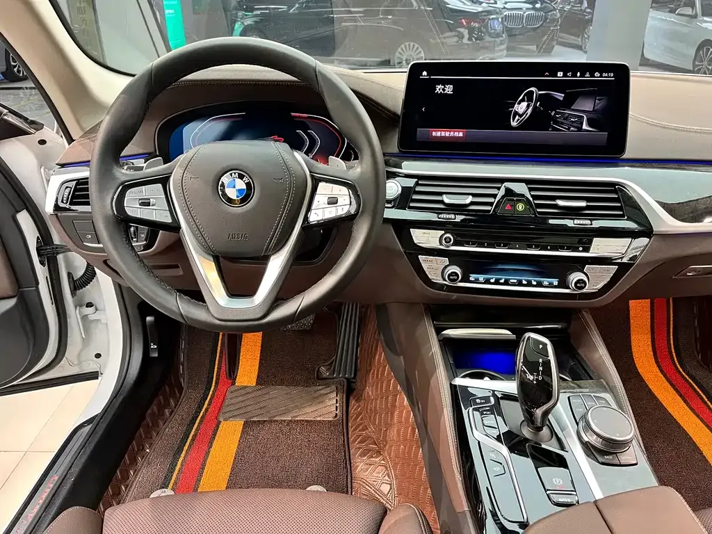 BMW 5 Series — фото 9