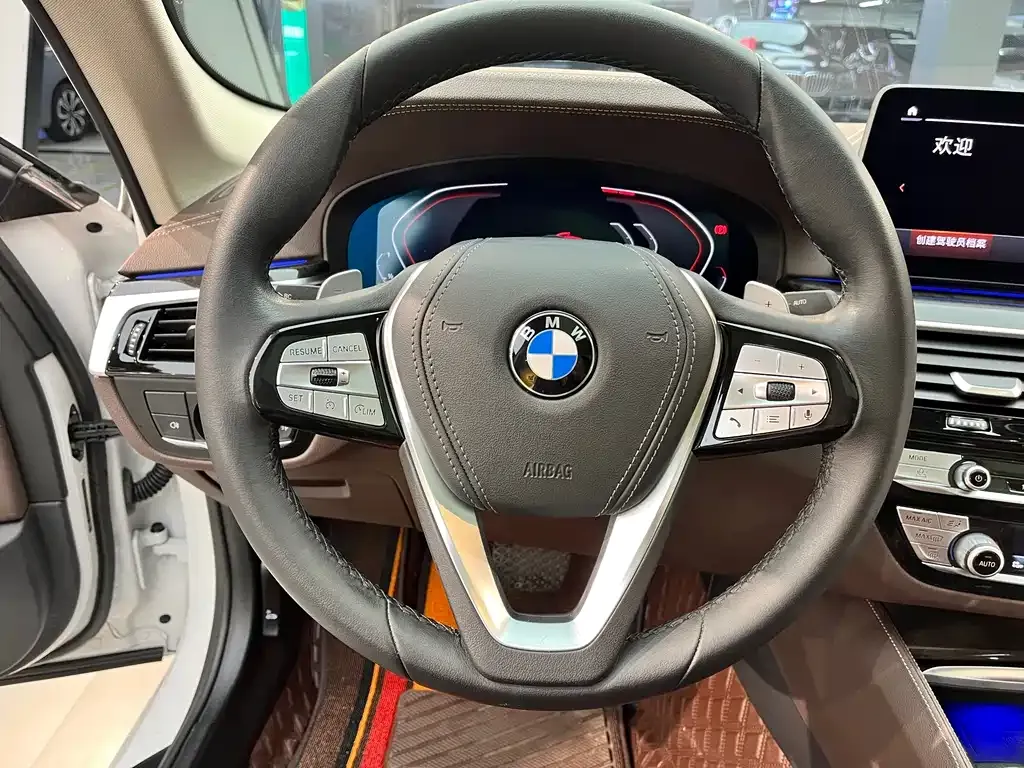 BMW 5 Series — фото 4