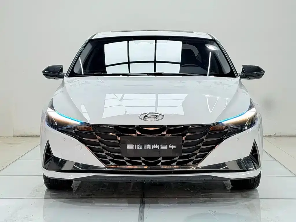 Hyundai Elantra — фото 3