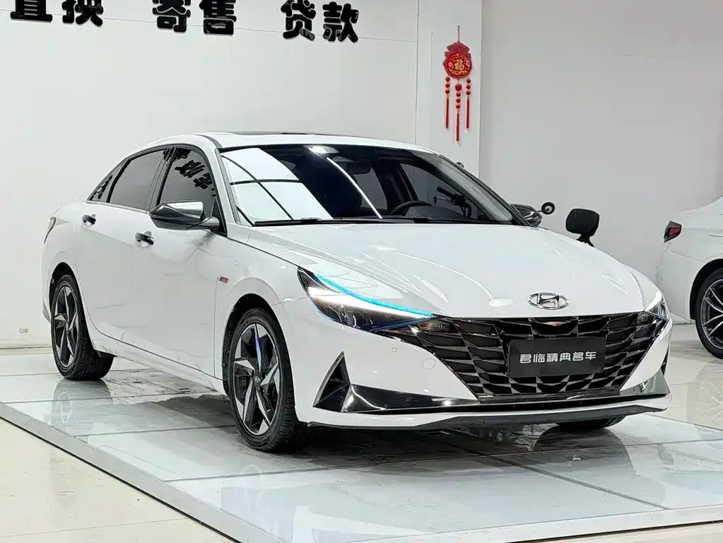 Hyundai Elantra — фото 4
