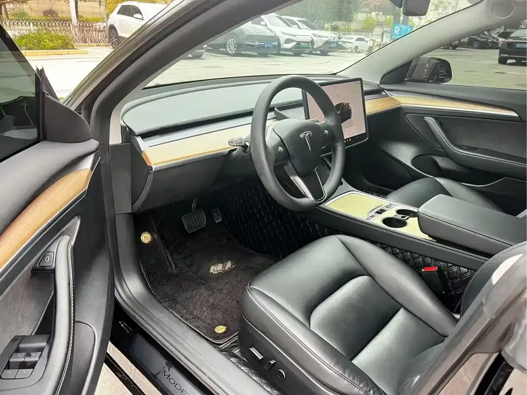 Tesla Model 3 — фото 3