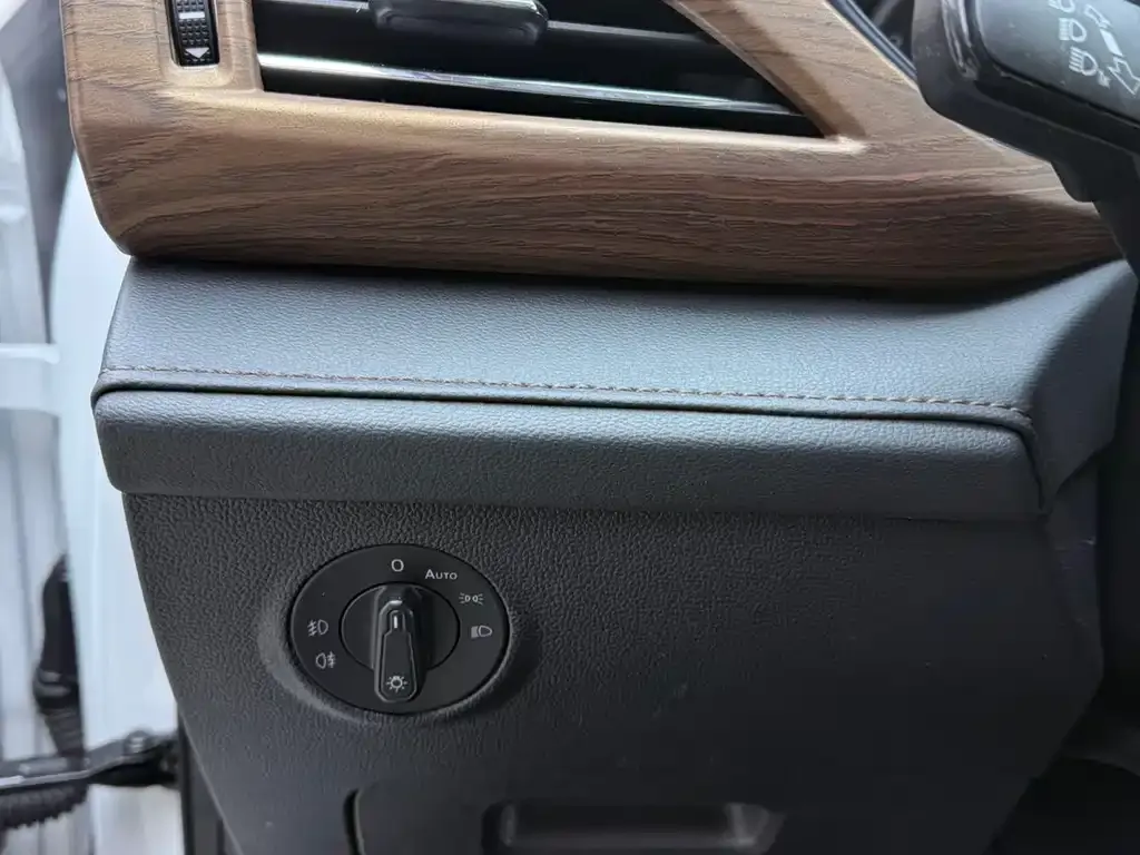 Volkswagen Tharu — фото 2