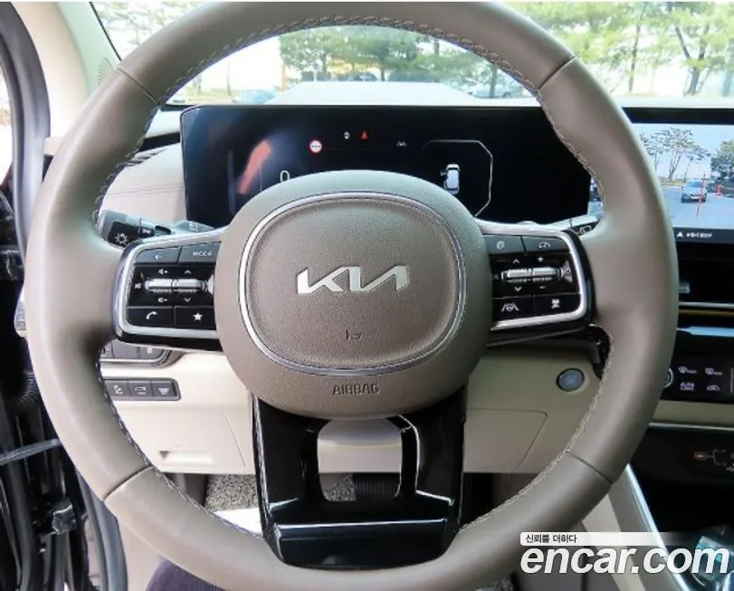 Kia Carnival — фото 10