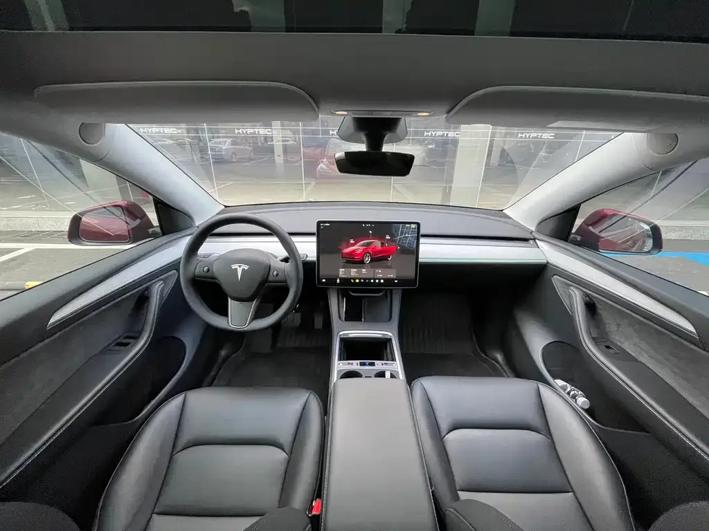 Tesla Model Y — фото 5