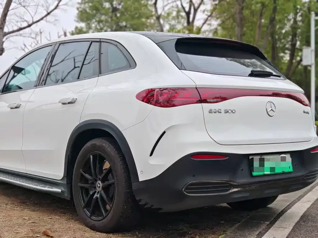 Mercedes-Benz EQE SUV — фото 9