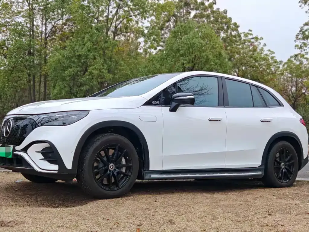 Mercedes-Benz EQE SUV — фото 4