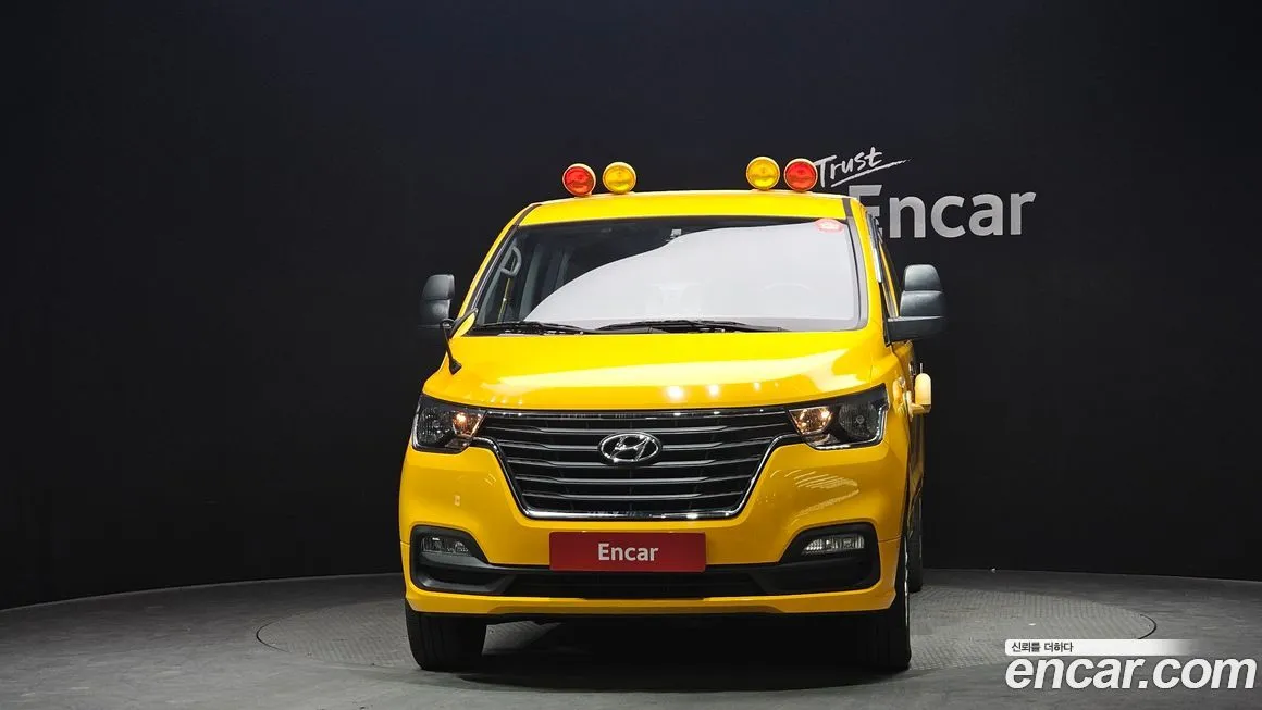 Hyundai Starex — фото 3