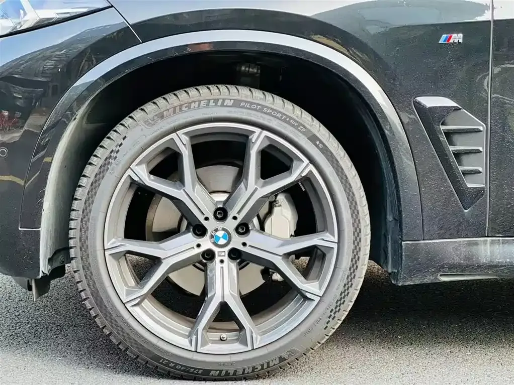 BMW X5 — фото 6