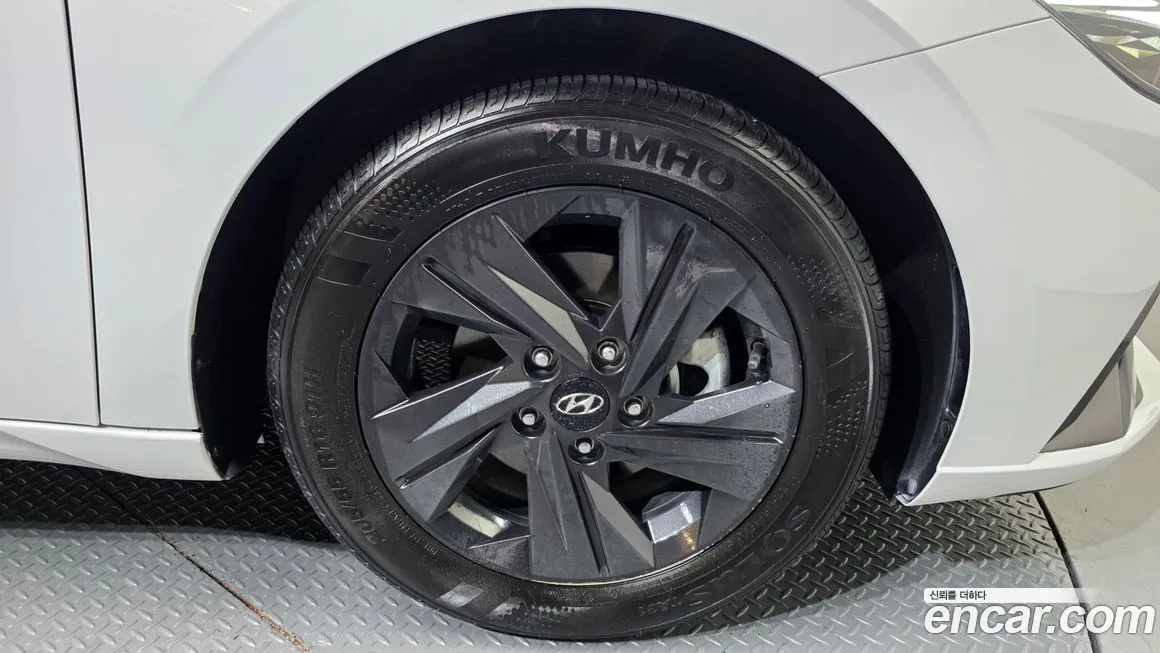 Hyundai AVANTE — фото 3