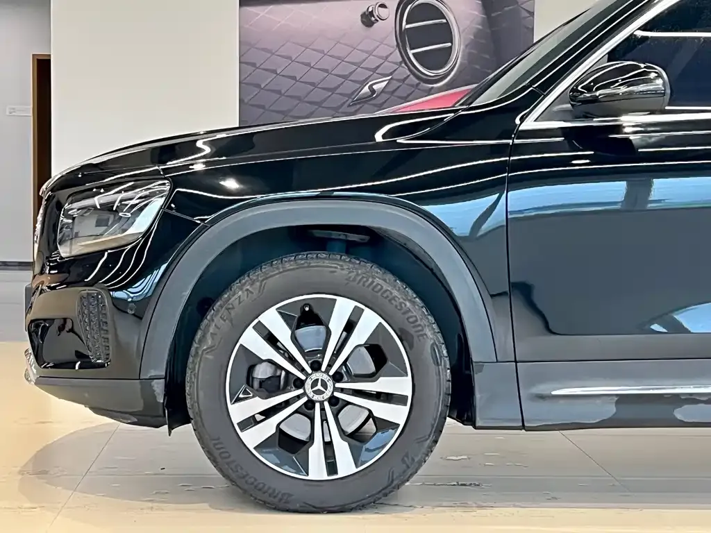 Mercedes-Benz GLB — фото 3