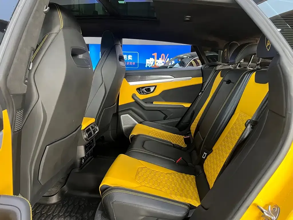 Lamborghini Urus — фото 9