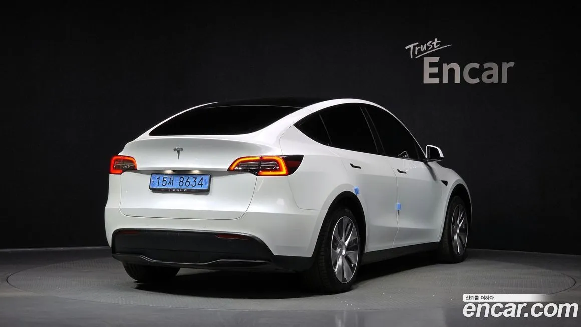Tesla Model Y — фото 6