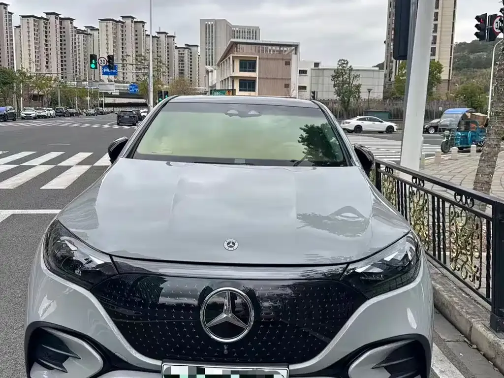 Mercedes-Benz EQE SUV — фото 10