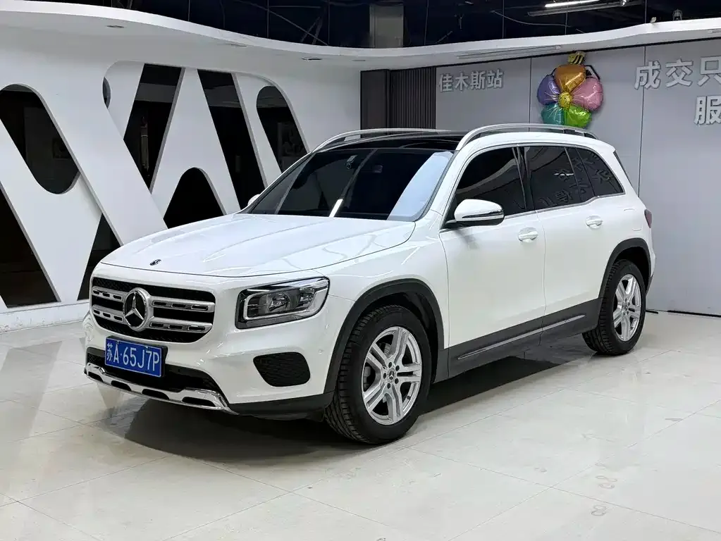 Mercedes-Benz GLB — фото 1