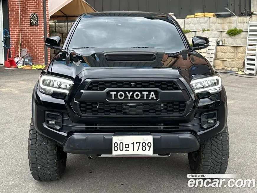 Toyota Tacoma — фото 8