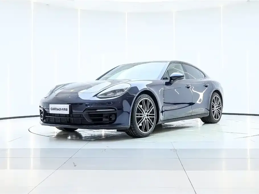 Porsche Panamera — фото 1