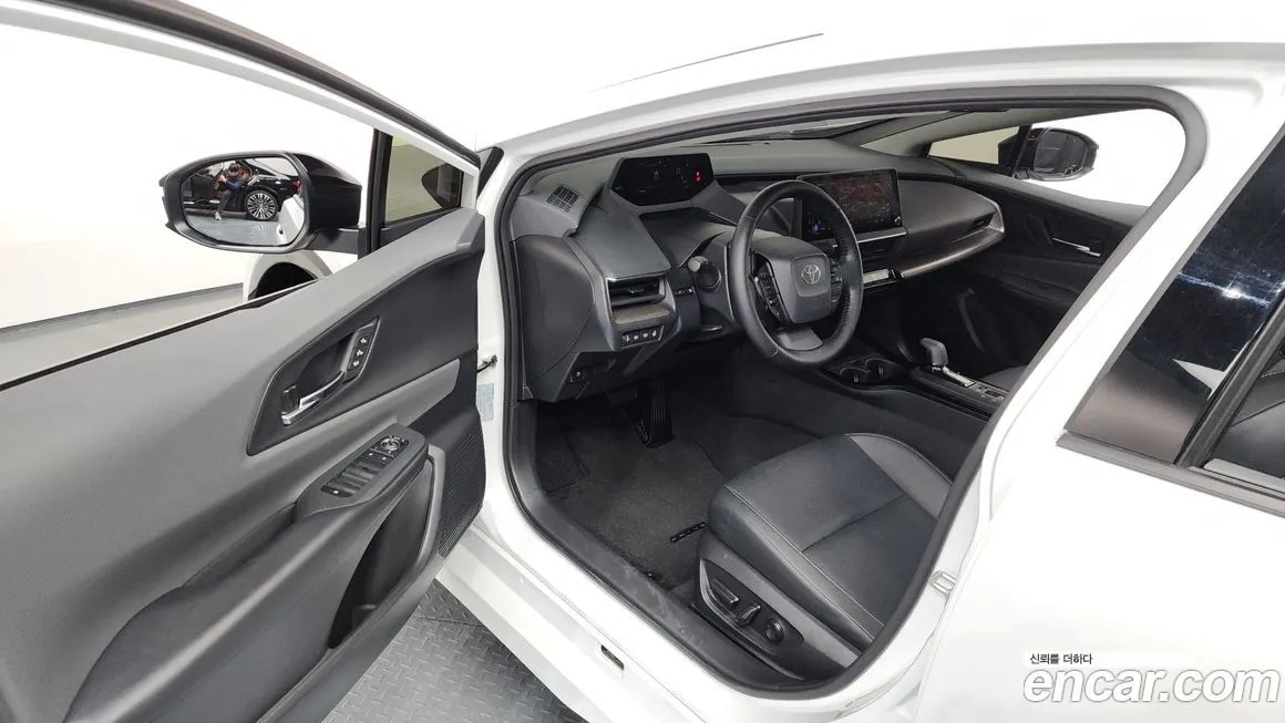 Toyota Prius — фото 9