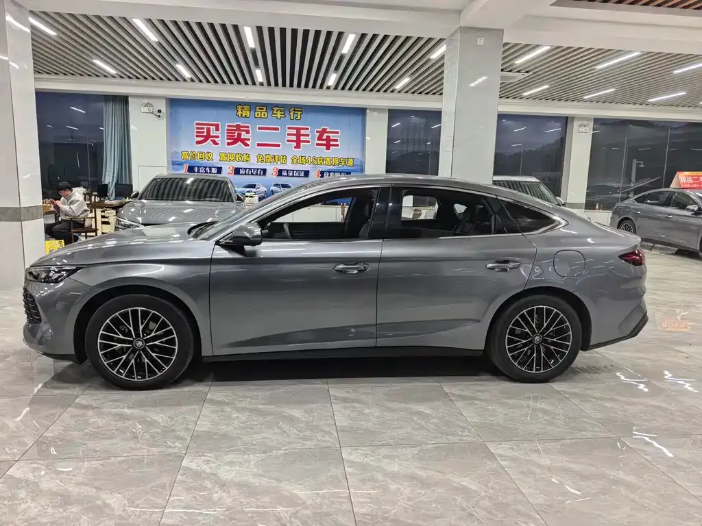 BYD Qin L — фото 9