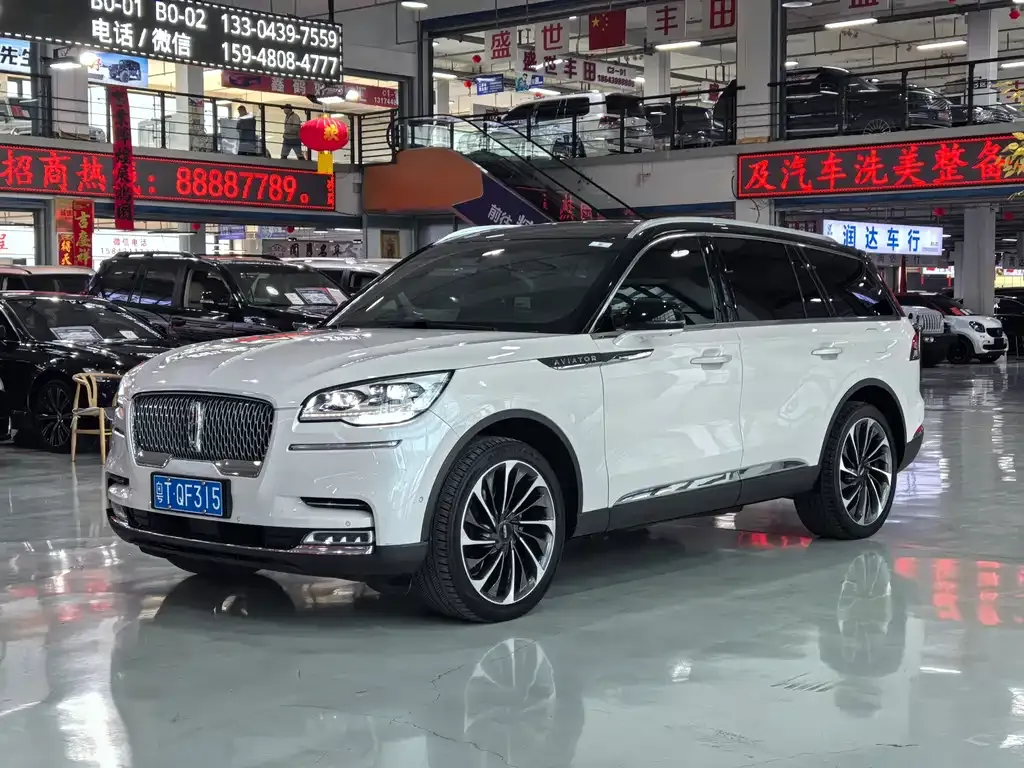 Lincoln Aviator — фото 1