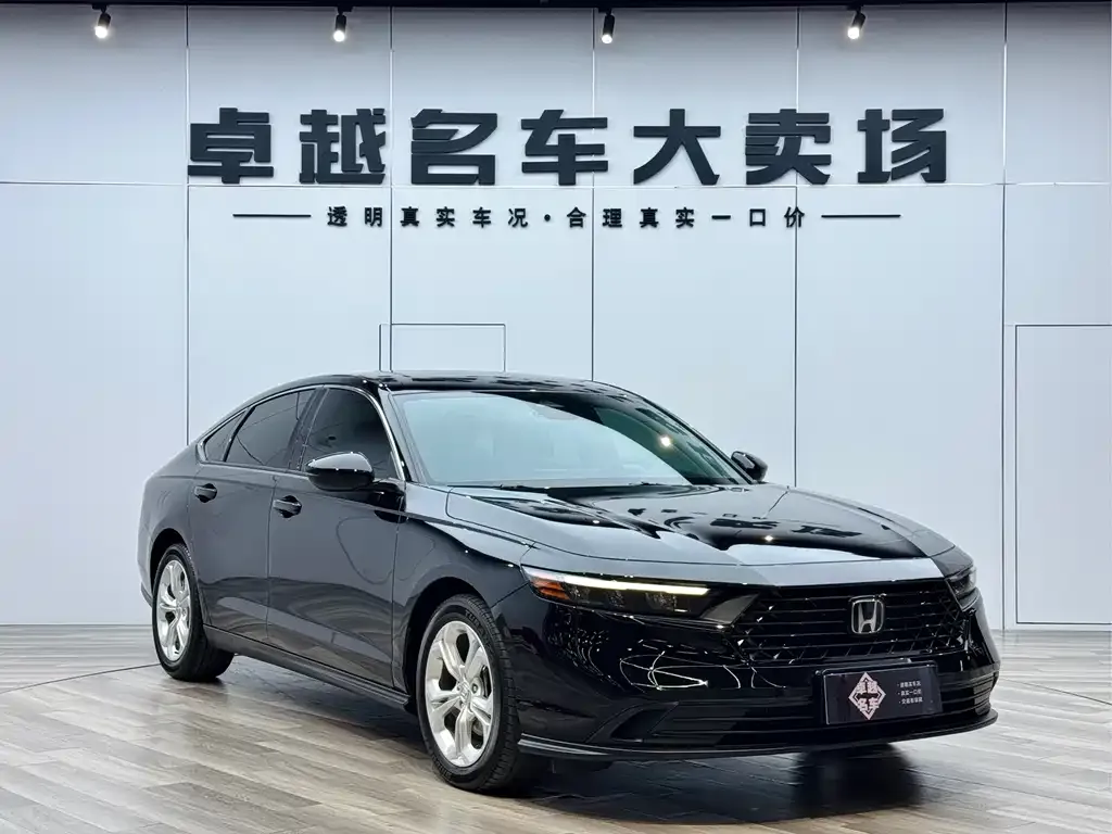Honda Accord — фото 1