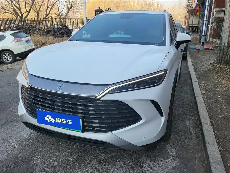 BYD L DM-i — фото 1